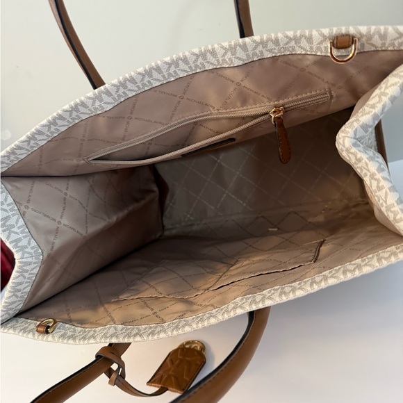 NEW Michael Kors Mirella Large North South MK Signature Tote Bag - Picture 11 of 13